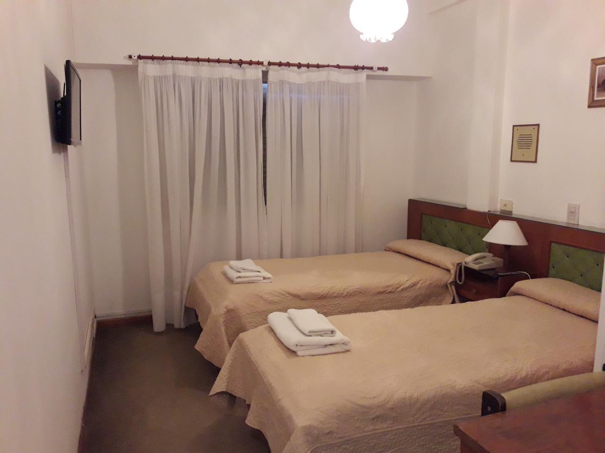 Iberia Hotel Olascoaga Неукен Екстер'єр фото